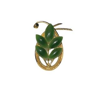 Vintage Green Stone Brooch, Leaf And Oval Swirl Design, Gold‎ Tone Pin Costume